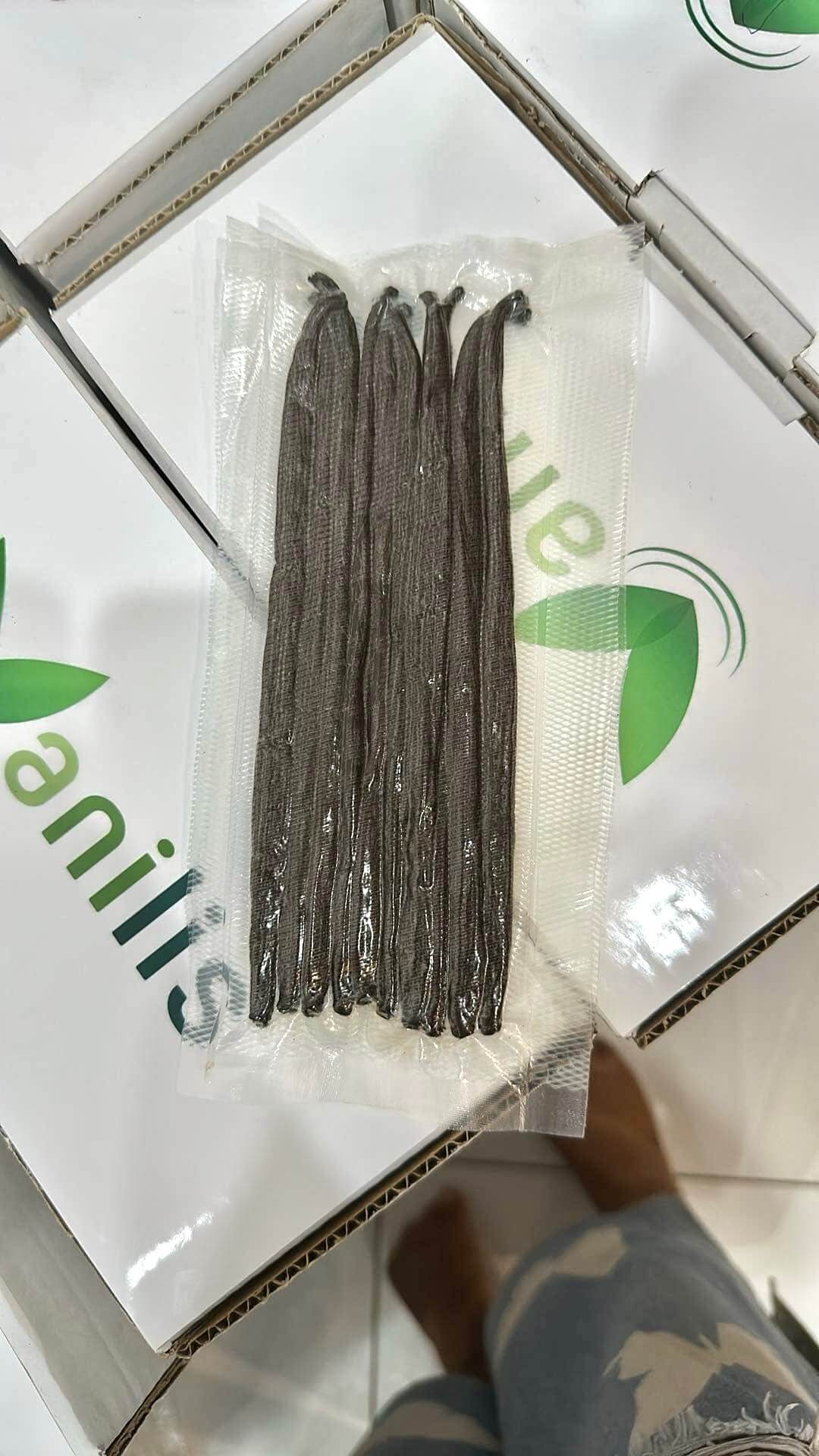Madagascar Bourbon Vanilla Beans (Gourmet Grade, 16–18 cm) – Sample - Image 8